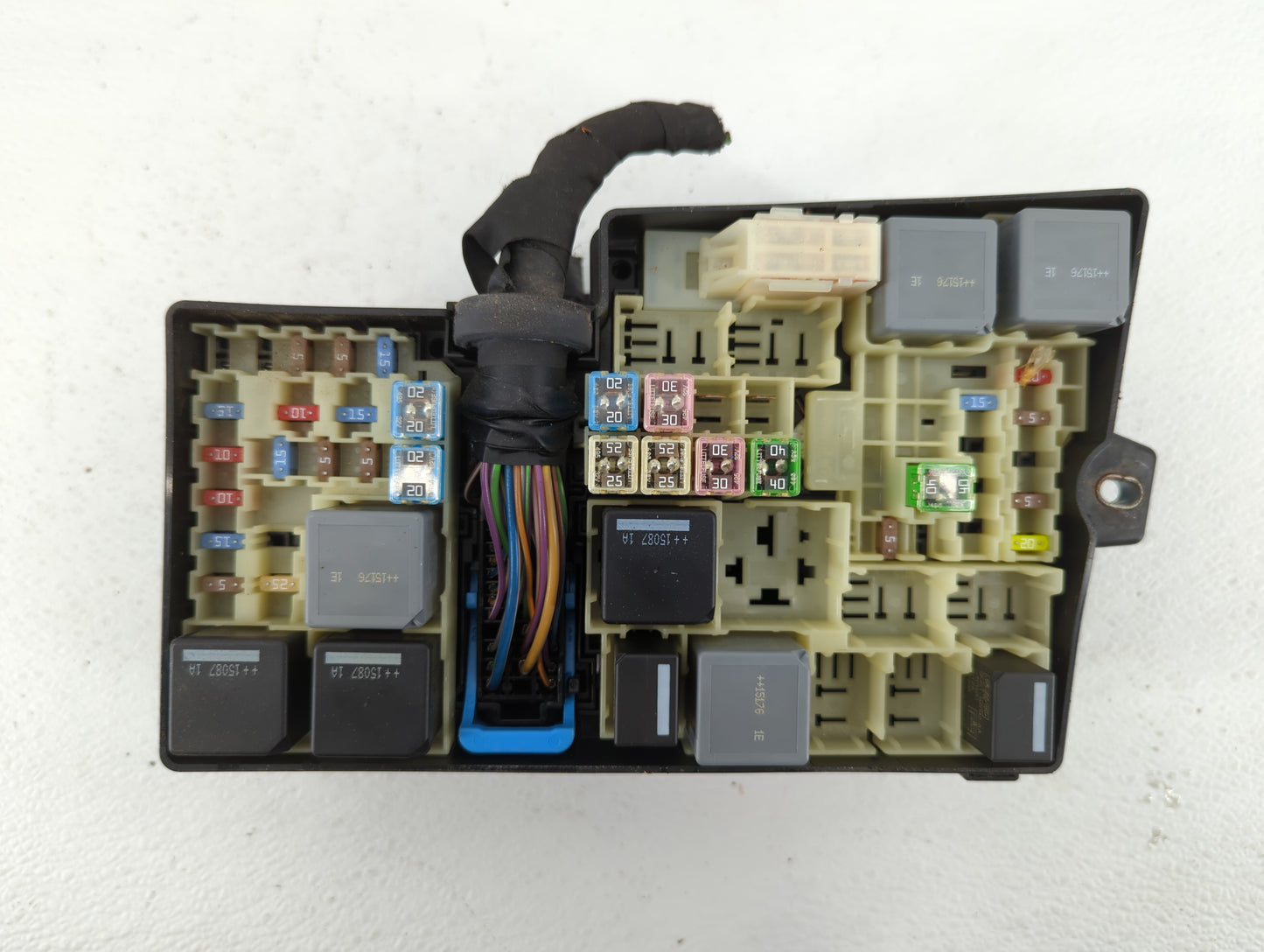 2013-2016 Ford Escape Fusebox Fuse Box Panel Relay Module P/N:AV6T-14A067-AD Fits Fits 2013 2014 2015 2016 OEM Used Auto Par