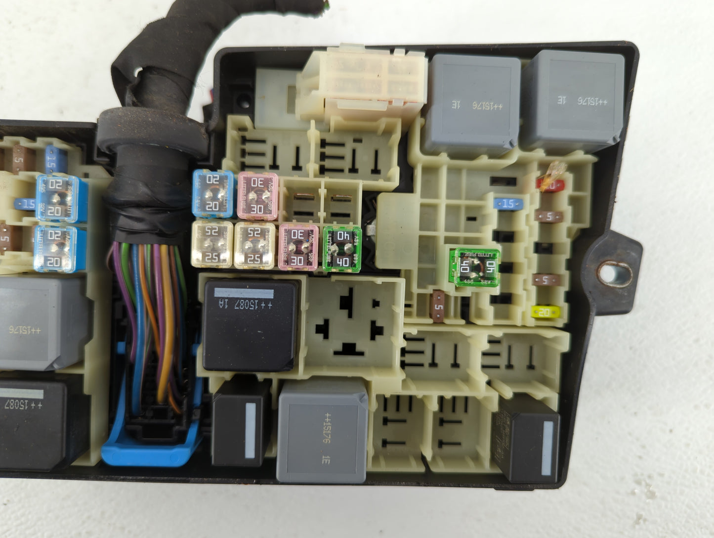 2013-2016 Ford Escape Fusebox Fuse Box Panel Relay Module P/N:AV6T-14A067-AD Fits Fits 2013 2014 2015 2016 OEM Used Auto Par