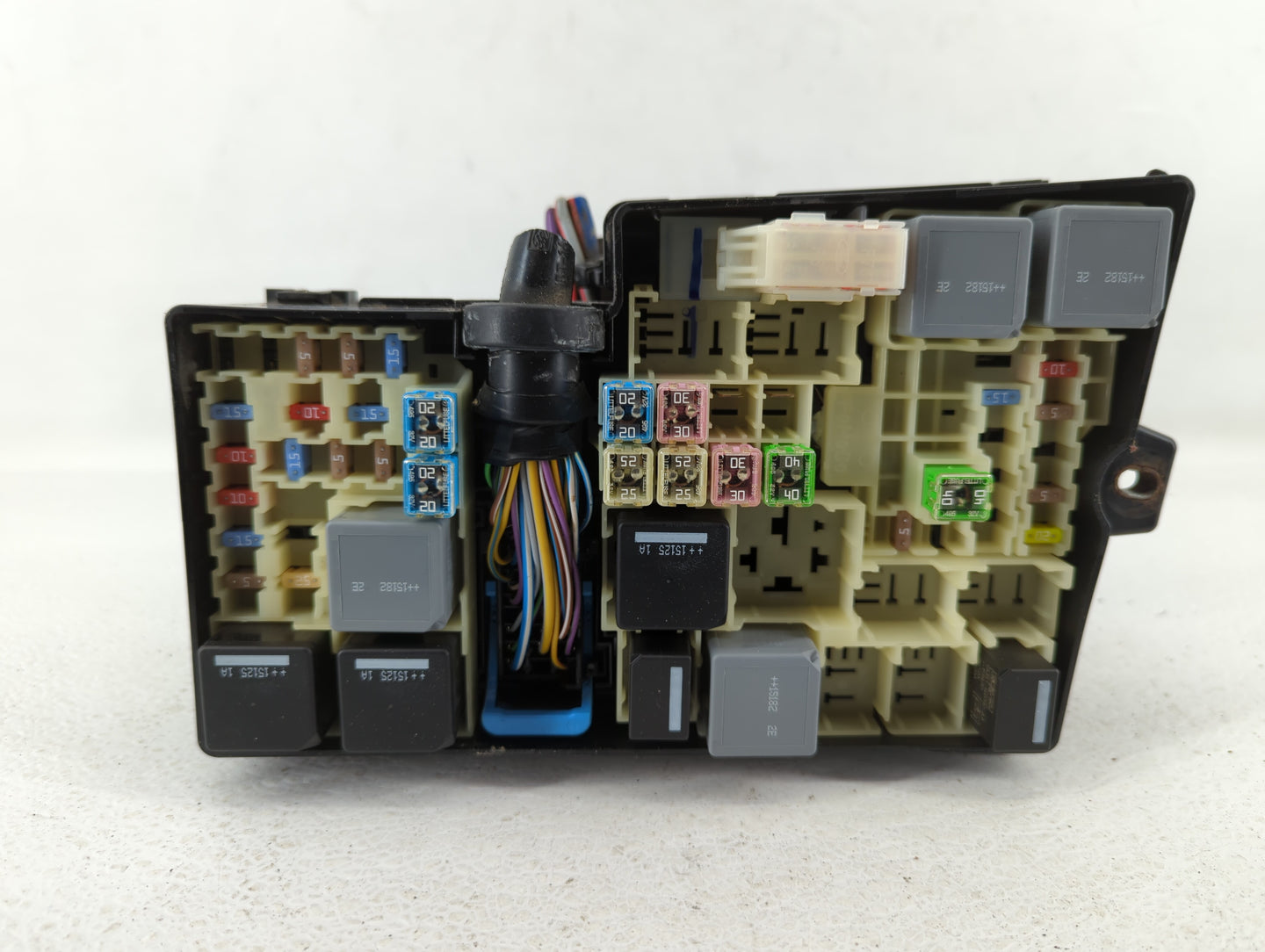 2013-2016 Ford Escape Fusebox Fuse Box Panel Relay Module P/N:AV6T-14A067-AD Fits Fits 2013 2014 2015 2016 OEM Used Auto Par