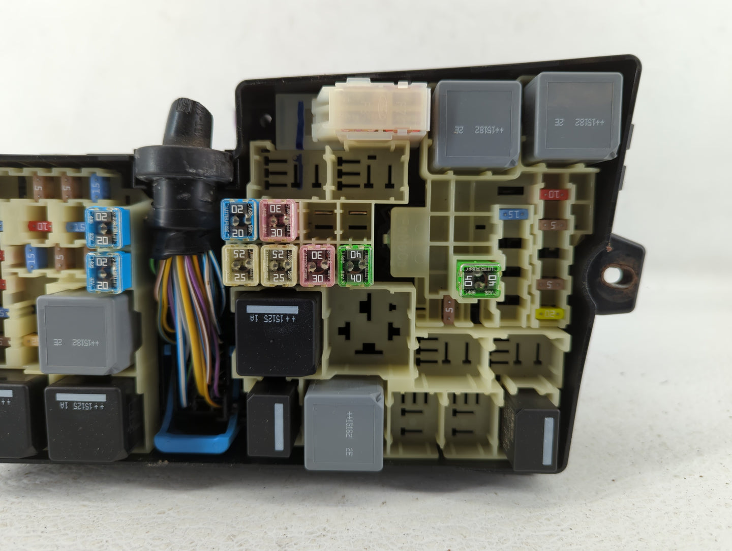 2013-2016 Ford Escape Fusebox Fuse Box Panel Relay Module P/N:AV6T-14A067-AD Fits Fits 2013 2014 2015 2016 OEM Used Auto Par