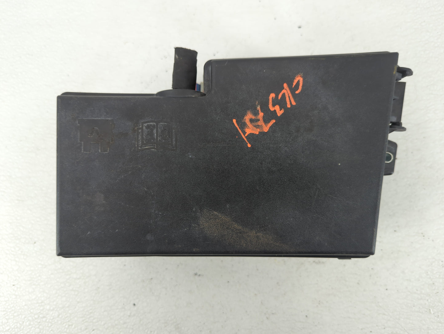 2013-2016 Ford Escape Fusebox Fuse Box Panel Relay Module P/N:AV6T-14A067-AD Fits Fits 2013 2014 2015 2016 OEM Used Auto Par