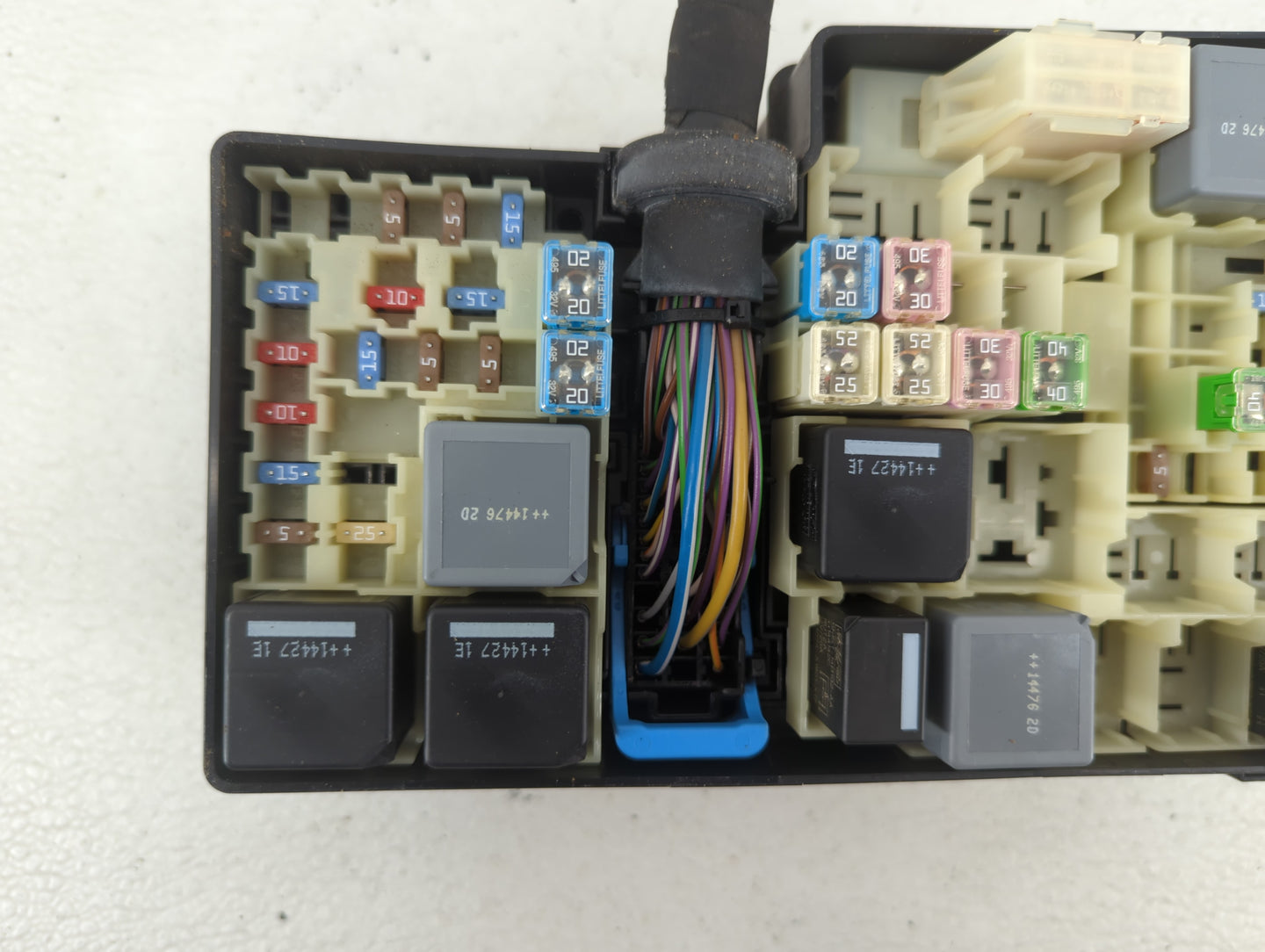 2013-2016 Ford Escape Fusebox Fuse Box Panel Relay Module P/N:AV6T-14A067-AD Fits Fits 2013 2014 2015 2016 OEM Used Auto Par