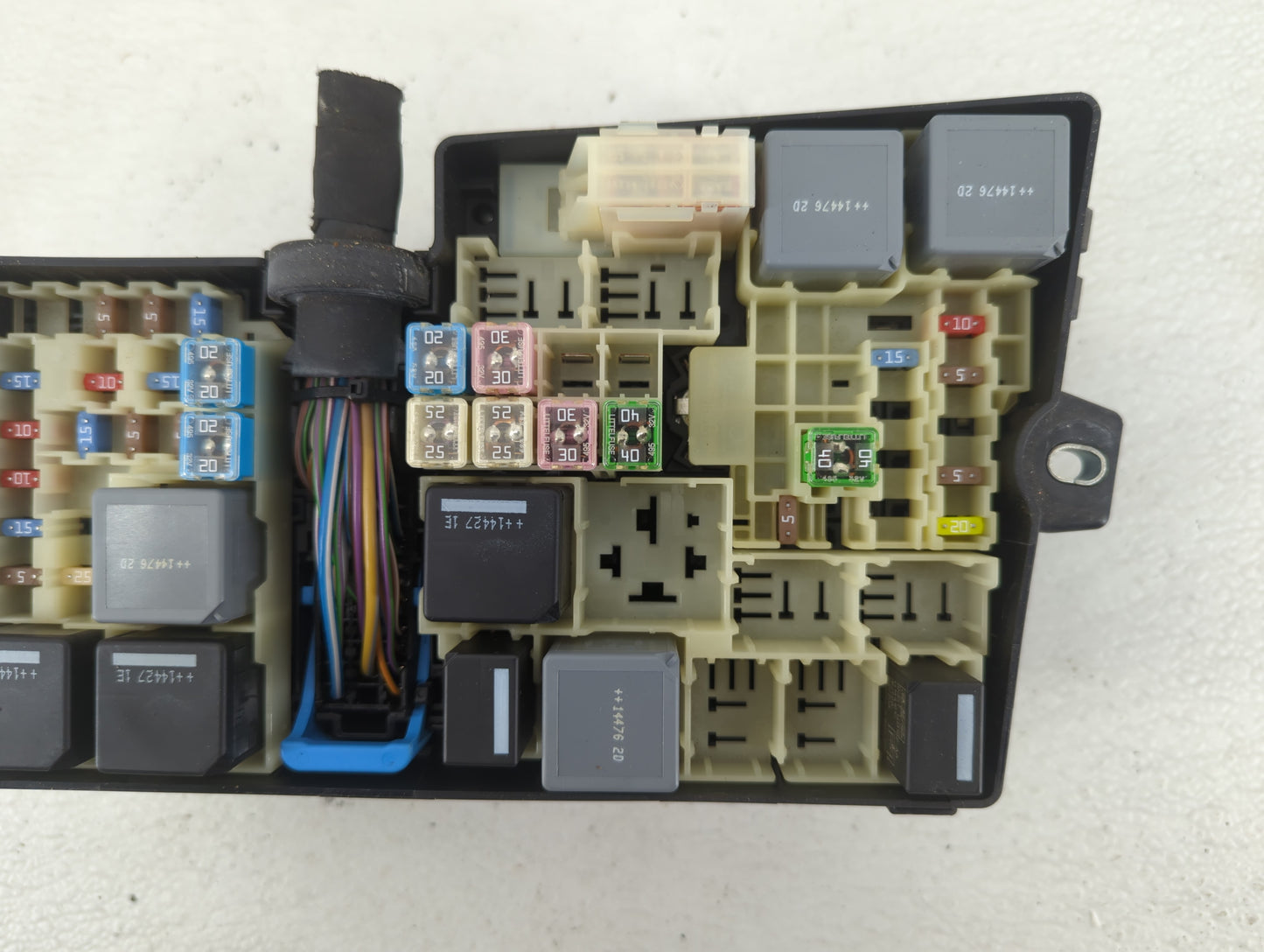 2013-2016 Ford Escape Fusebox Fuse Box Panel Relay Module P/N:AV6T-14A067-AD Fits Fits 2013 2014 2015 2016 OEM Used Auto Par