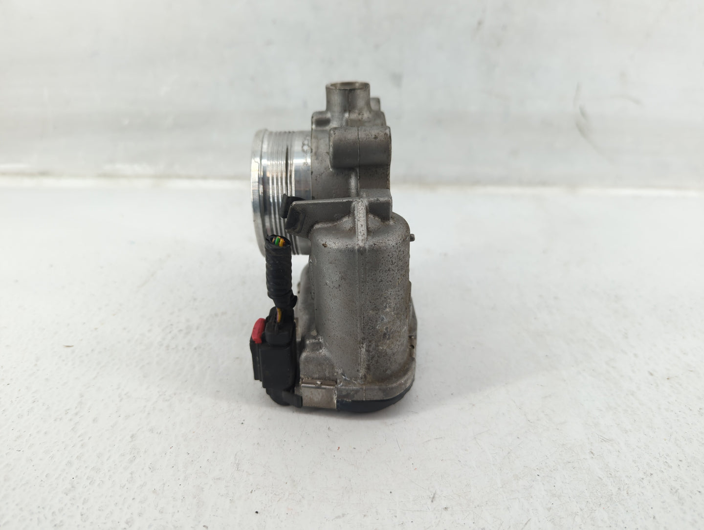 2013-2016 Ford Escape Throttle Body P/N:DS7E-9F991-BB Fits Fits 2012 2013 2014 2015 2016 2017 OEM Used Auto Parts - Oemuseda