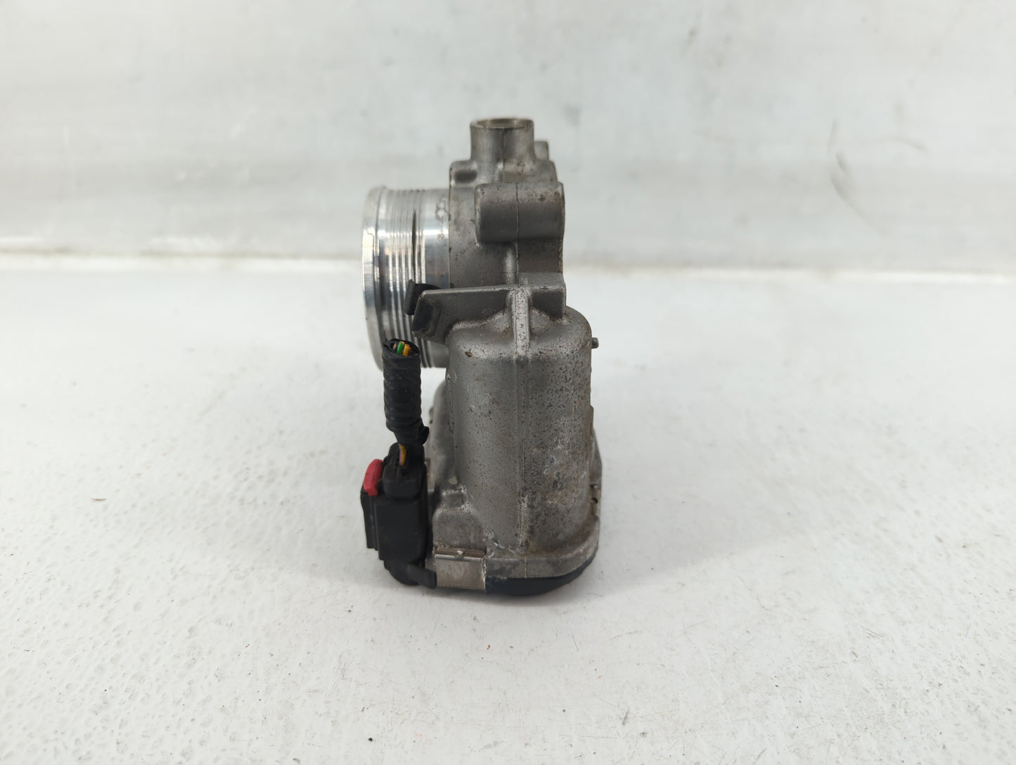 2013-2016 Ford Escape Throttle Body P/N:DS7E-9F991-BB Fits Fits 2012 2013 2014 2015 2016 2017 OEM Used Auto Parts - Oemuseda
