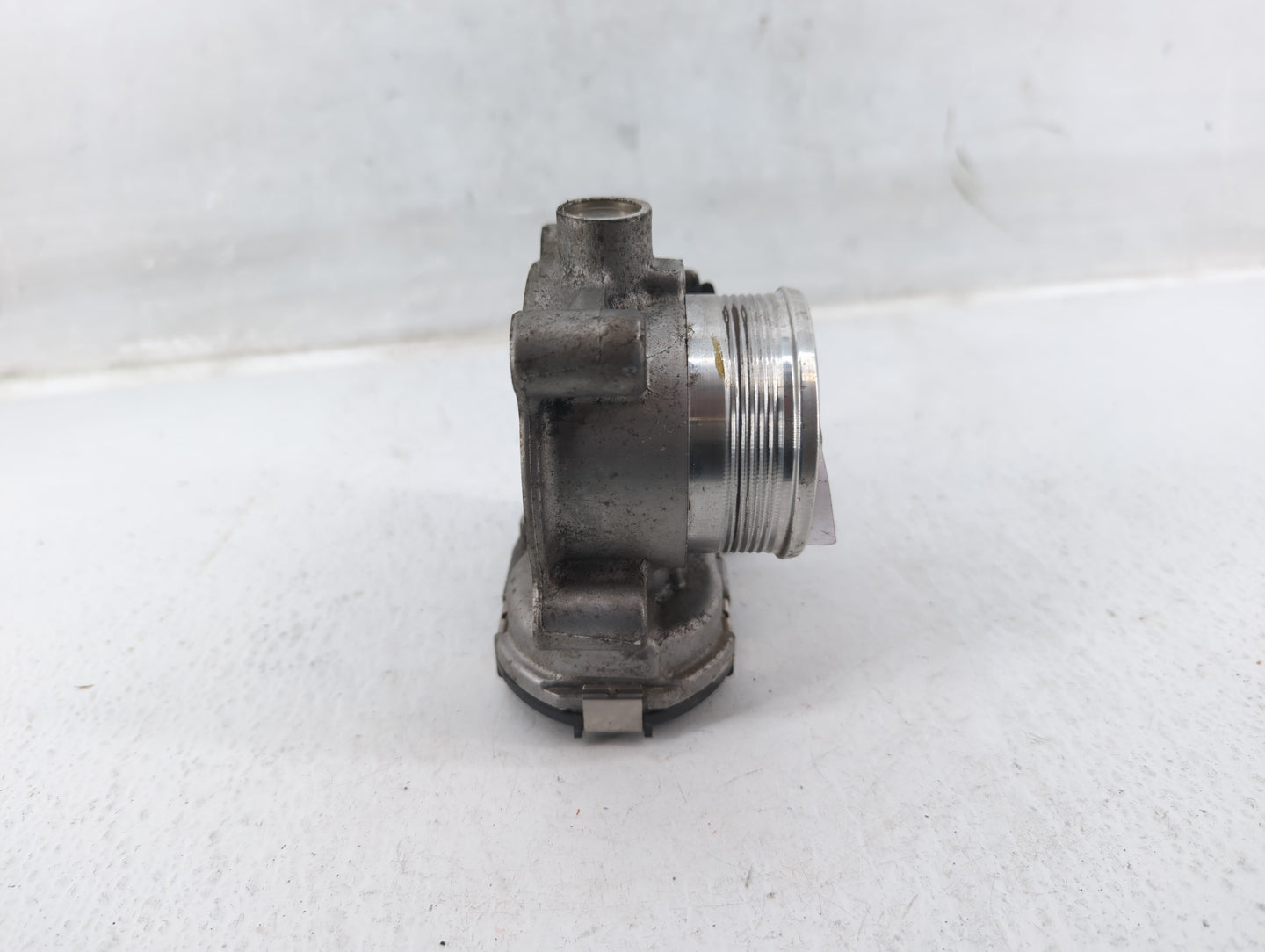 2013-2016 Ford Escape Throttle Body P/N:DS7E-9F991-BB Fits Fits 2012 2013 2014 2015 2016 2017 OEM Used Auto Parts - Oemuseda