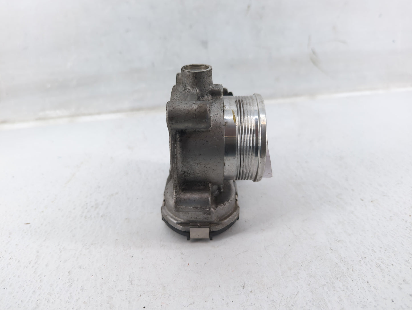 2013-2016 Ford Escape Throttle Body P/N:DS7E-9F991-BB Fits Fits 2012 2013 2014 2015 2016 2017 OEM Used Auto Parts - Oemuseda