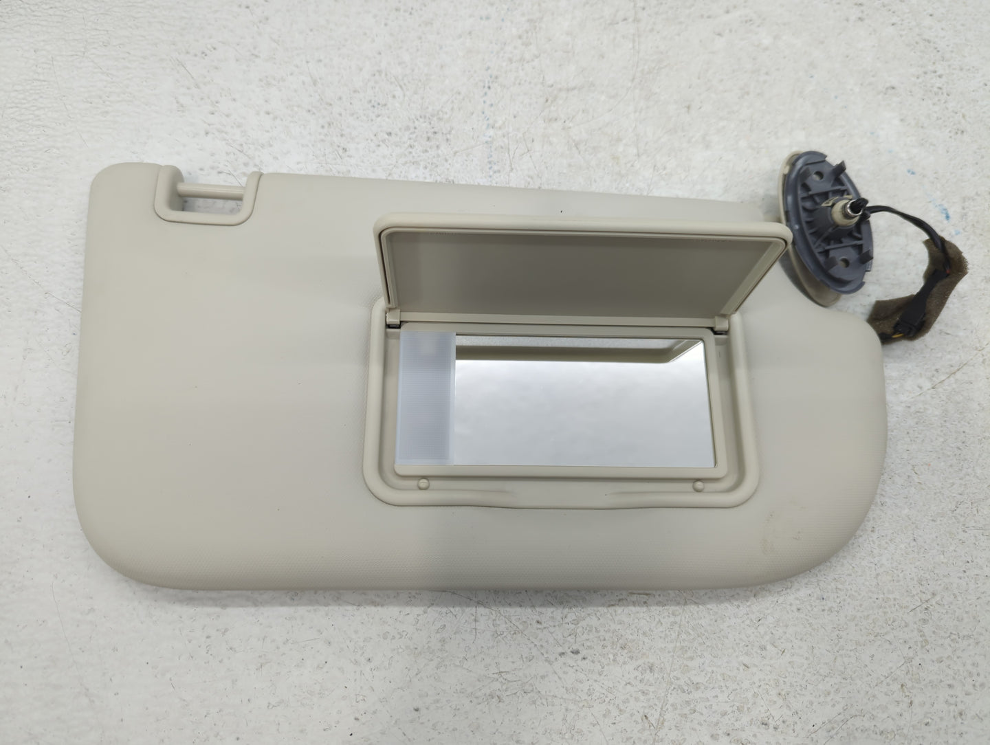 2015 Ford Escape Sun Visor Shade Replacement Passenger Right Mirror Fits OEM Used Auto Parts - Oemusedautoparts1.com