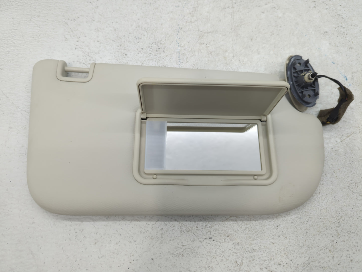 2015 Ford Escape Sun Visor Shade Replacement Passenger Right Mirror Fits OEM Used Auto Parts - Oemusedautoparts1.com