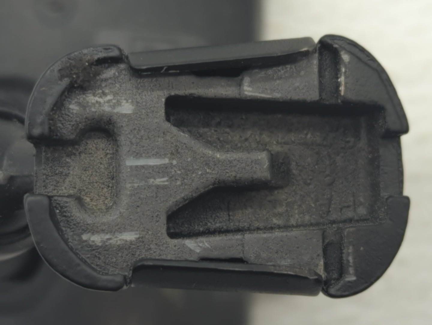 2001-2016 Ford Escape Interior Rear View Mirror Replacement OEM P/N:IE8011681 Fits OEM Used Auto Parts - Oemusedautoparts1.c