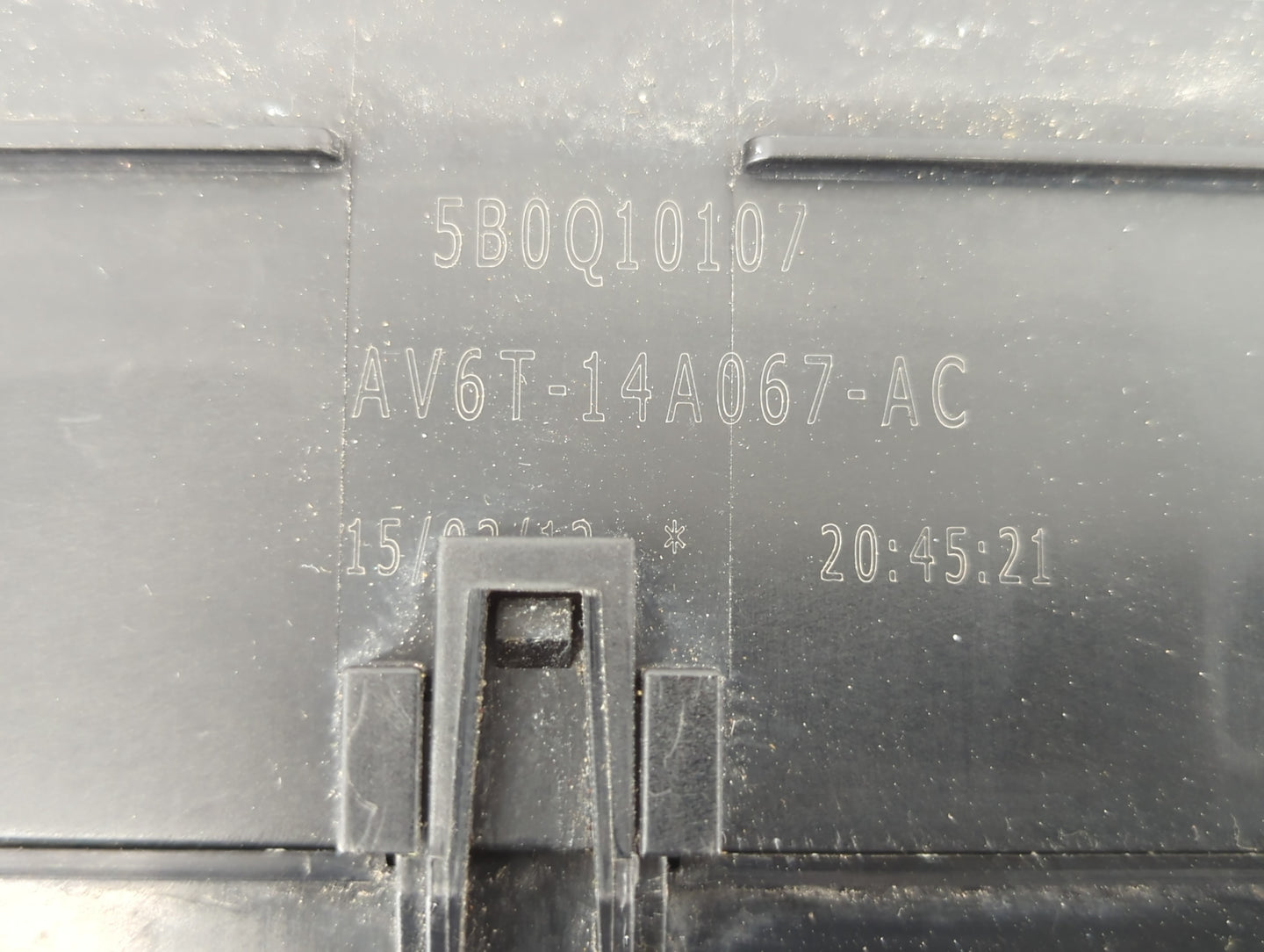 2013-2016 Ford Escape Fusebox Fuse Box Panel Relay Module P/N:AV6T-14A067-AC AV6T-14A142-AB Fits Fits 2013 2014 2015 2016 OE