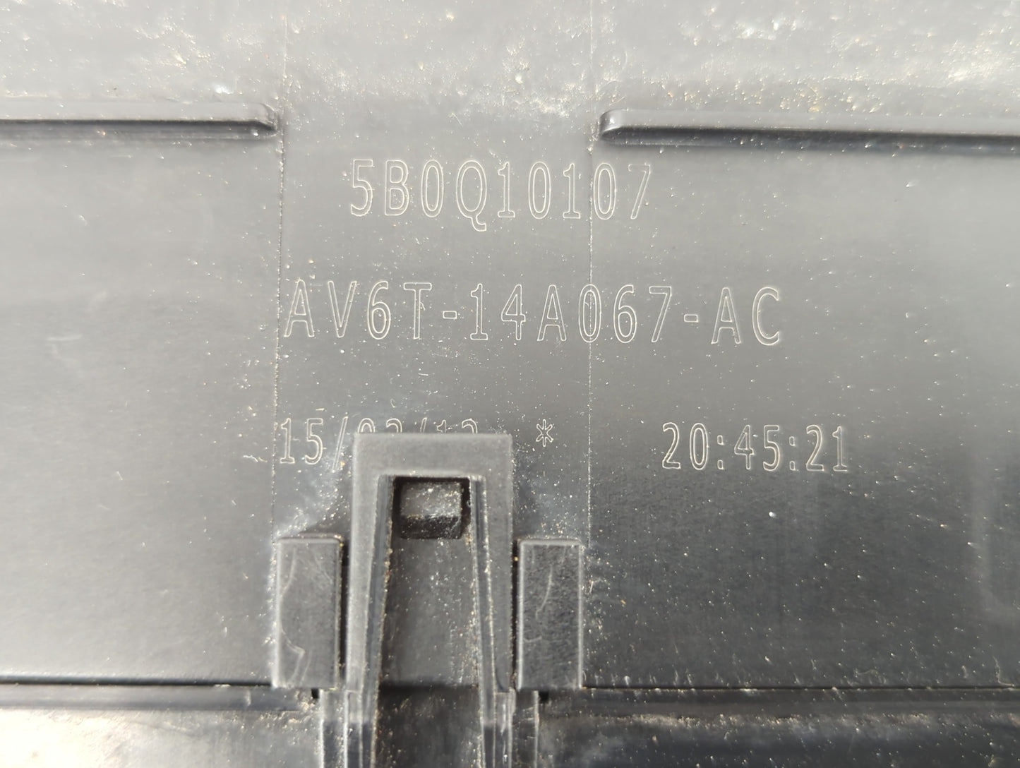 2013-2016 Ford Escape Fusebox Fuse Box Panel Relay Module P/N:AV6T-14A067-AC AV6T-14A142-AB Fits Fits 2013 2014 2015 2016 OE