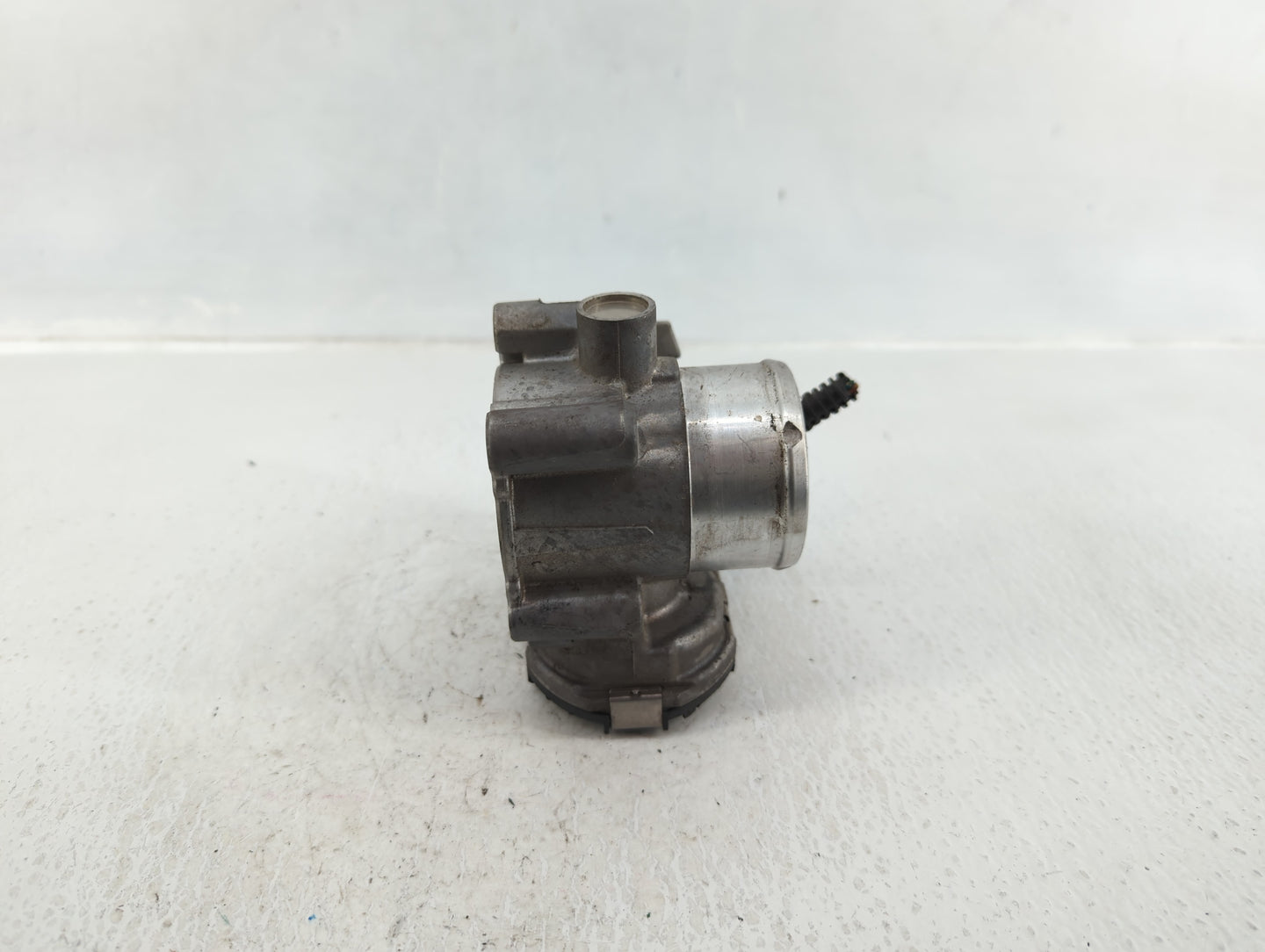 2013-2016 Ford Escape Throttle Body P/N:7S7G-9F991-CA Fits Fits 2013 2014 2015 2016 2017 2018 2019 OEM Used Auto Parts - Oem