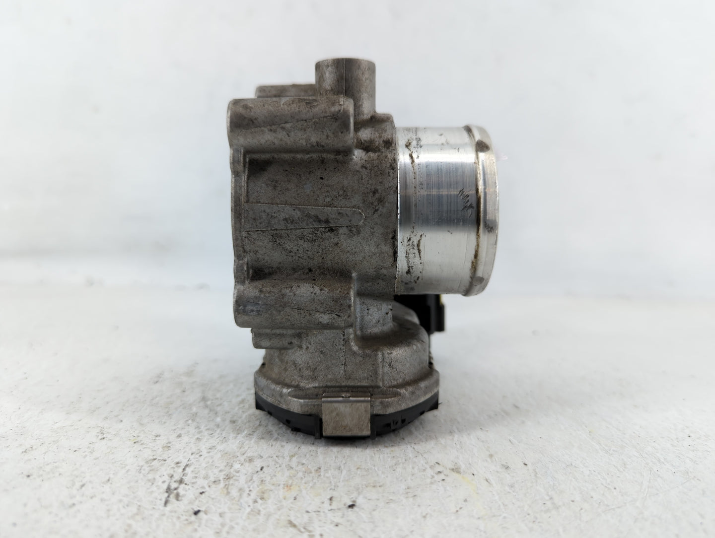2013-2016 Ford Escape Throttle Body P/N:7S7G-9F991-CA Fits Fits 2013 2014 2015 2016 2017 2018 2019 OEM Used Auto Parts - Oem