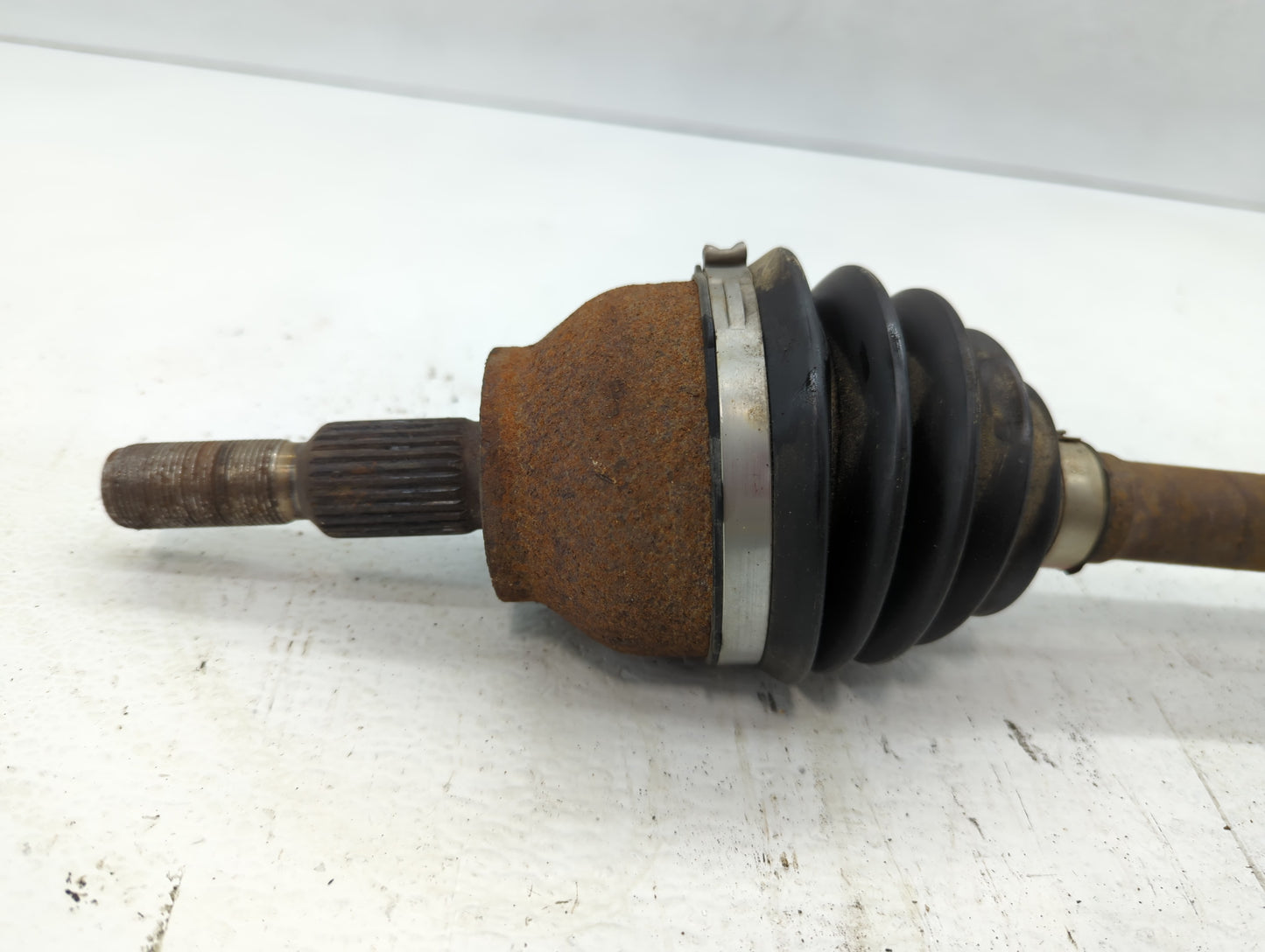 2013-2019 Ford Escape Axle Shaft Front Driver Cv C/v - Oemusedautoparts1.com