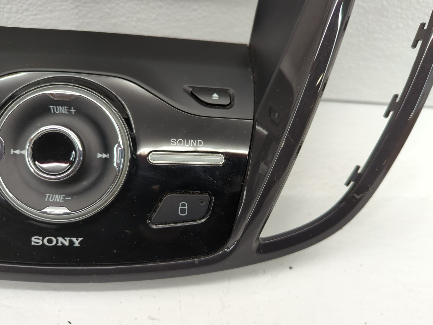 2013-2016 Ford Escape Am Fm Cd Player Radio Receiver - Oemusedautoparts1.com