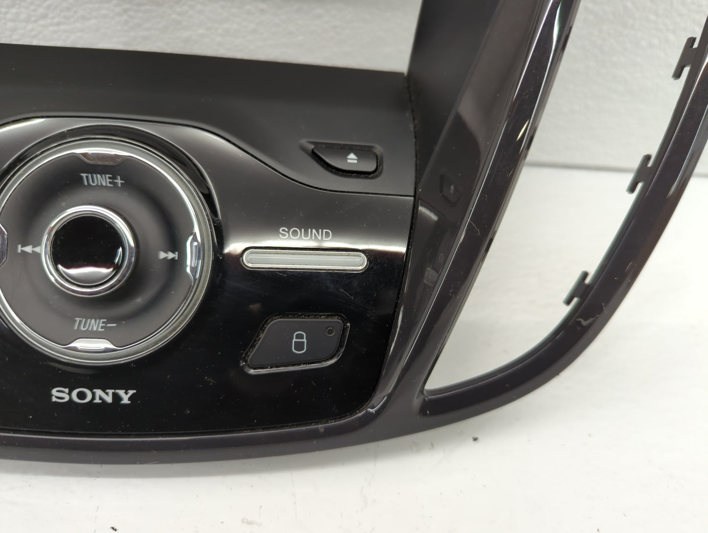 2013-2016 Ford Escape Am Fm Cd Player Radio Receiver - Oemusedautoparts1.com