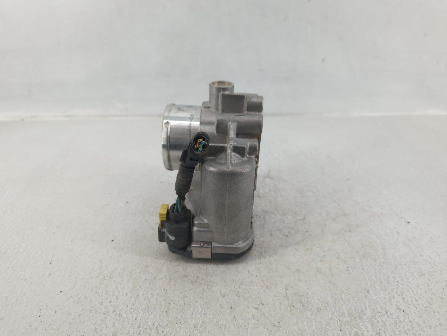 2013-2016 Ford Escape Throttle Body P/N:7S7G-9F991-CA Fits Fits 2013 2014 2015 2016 2017 2018 2019 OEM Used Auto Parts - Oem