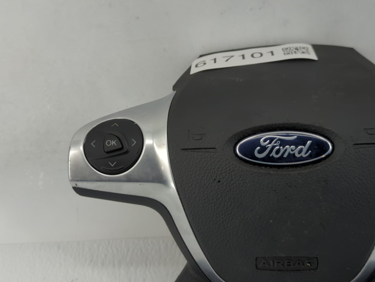 2015-2016 Ford Escape Air Bag Driver Left Steering Wheel Mounted P/N:EJ54 A04B85 BA3 Fits Fits 2015 2016 OEM Used Auto Parts