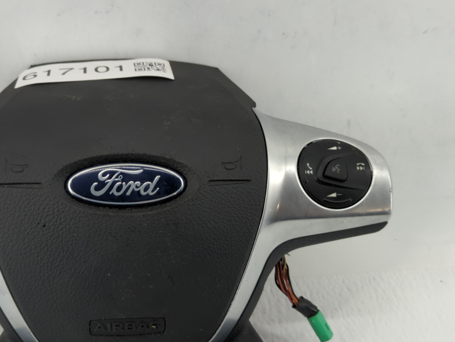 2015-2016 Ford Escape Air Bag Driver Left Steering Wheel Mounted P/N:EJ54 A04B85 BA3 Fits Fits 2015 2016 OEM Used Auto Parts