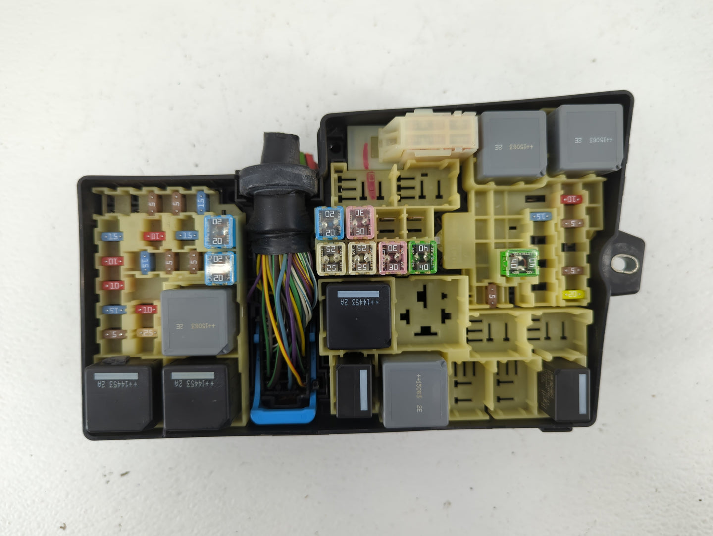 2013-2016 Ford Escape Fusebox Fuse Box Panel Relay Module P/N:AV6T-14A067-AD Fits Fits 2013 2014 2015 2016 OEM Used Auto Par
