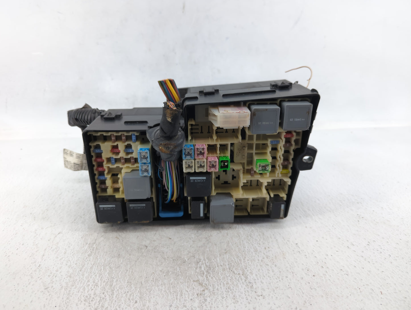 2013-2016 Ford Escape Fusebox Fuse Box Panel Relay Module P/N:AV6T-14A067-AD Fits Fits 2013 2014 2015 2016 OEM Used Auto Par