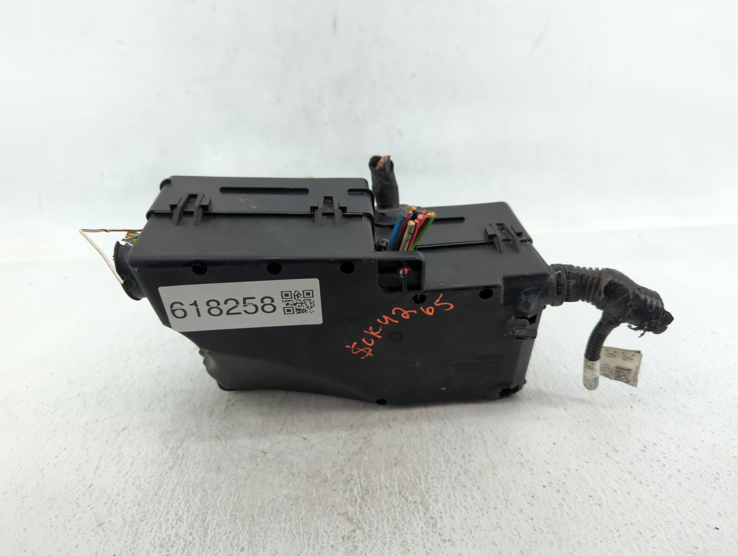 2013-2016 Ford Escape Fusebox Fuse Box Panel Relay Module P/N:AV6T-14A067-AD Fits Fits 2013 2014 2015 2016 OEM Used Auto Par