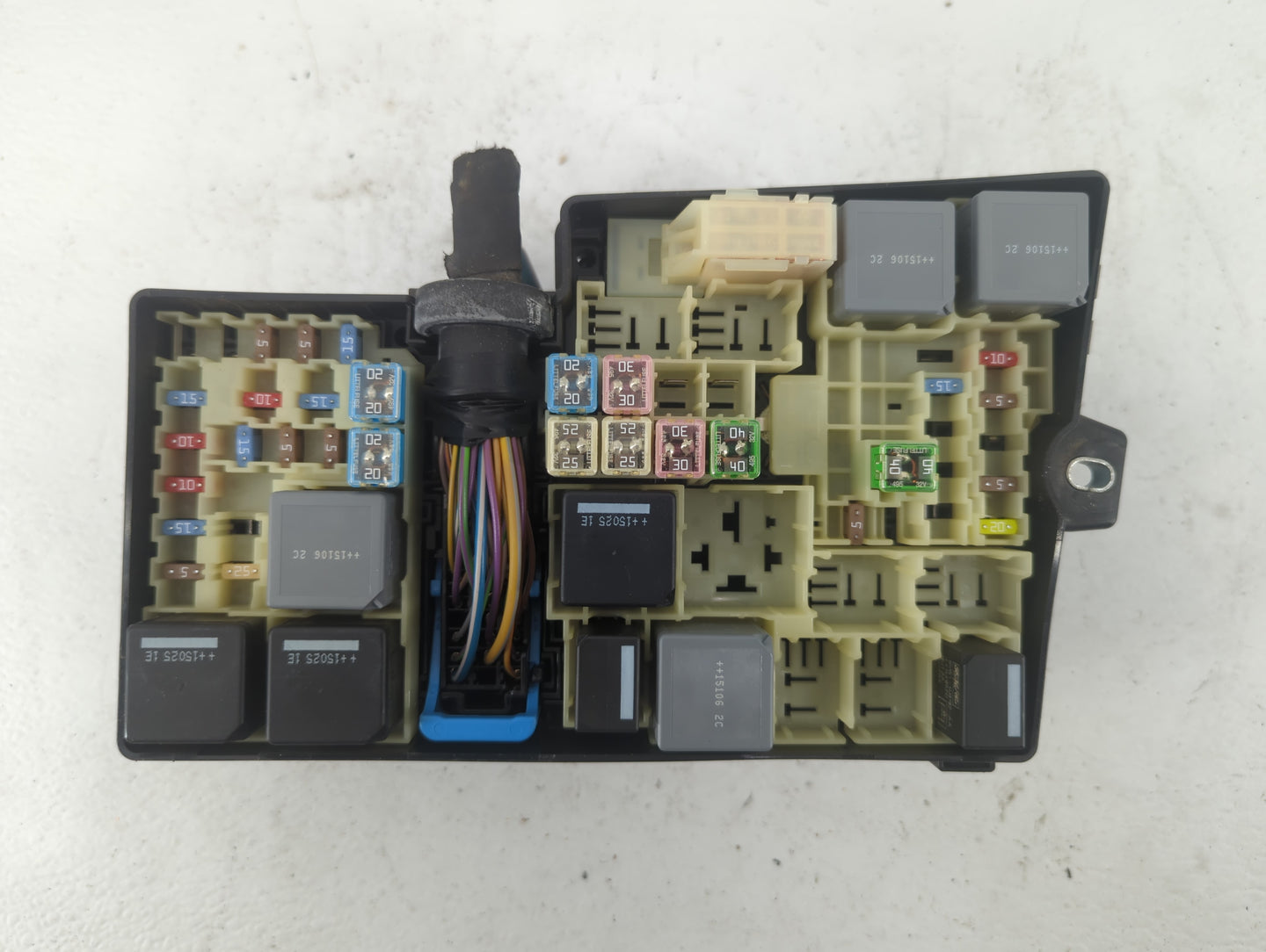 2013-2016 Ford Escape Fusebox Fuse Box Panel Relay Module P/N:AV6T-14A067-AD Fits Fits 2013 2014 2015 2016 OEM Used Auto Par