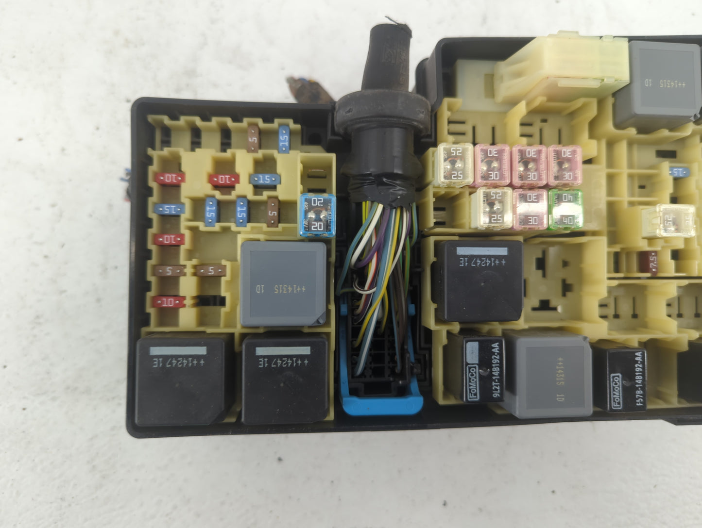 2013-2016 Ford Escape Fusebox Fuse Box Panel Relay Module P/N:AV6T-14A142-AB Fits Fits 2013 2014 2015 2016 OEM Used Auto Par