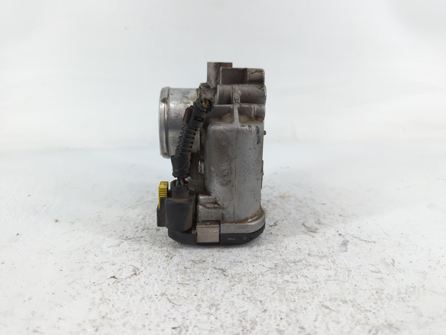 2013-2016 Ford Escape Throttle Body P/N:7S7G-9F991-CA Fits Fits 2013 2014 2015 2016 2017 2018 2019 OEM Used Auto Parts - Oem