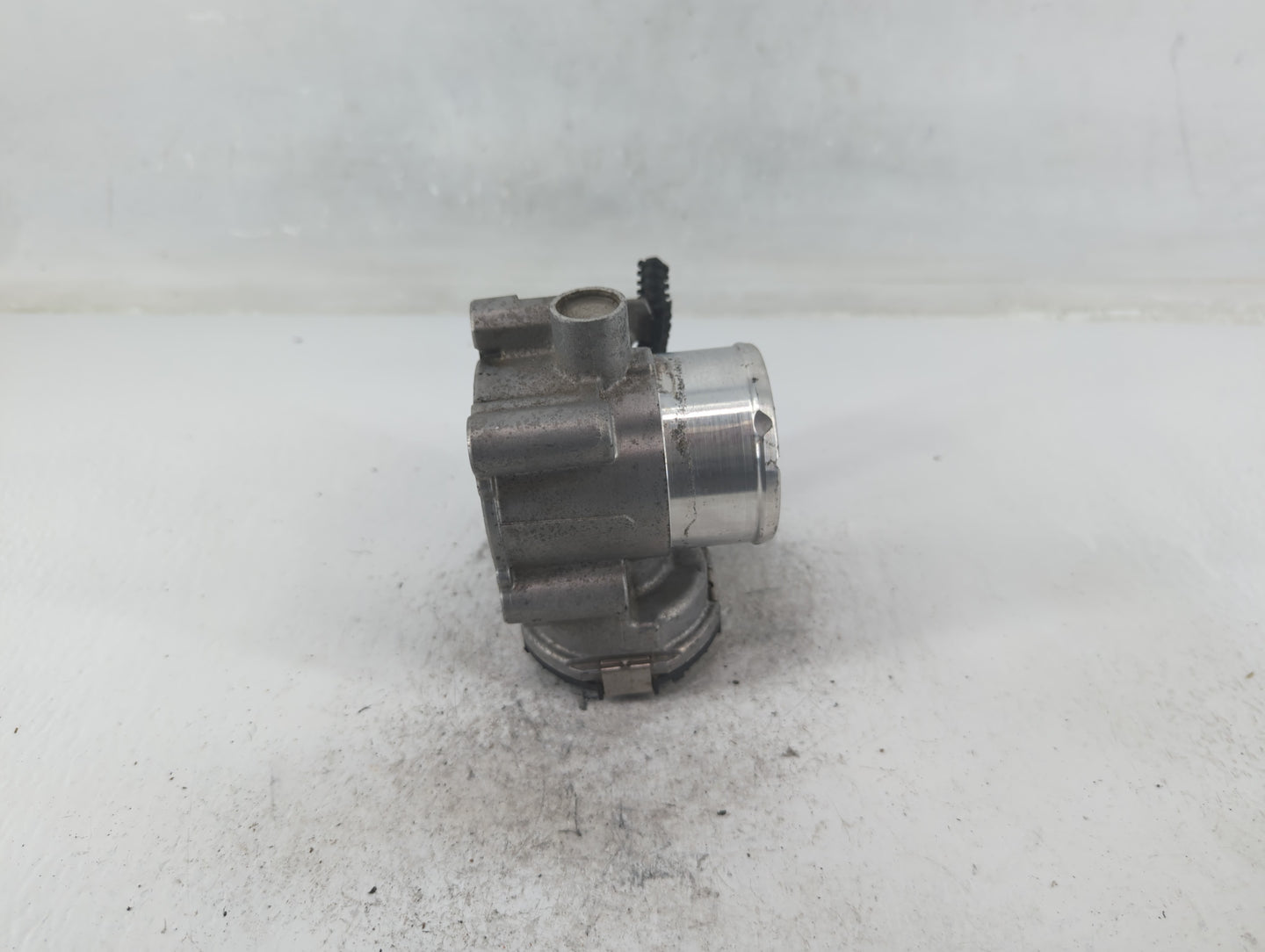 2013-2016 Ford Escape Throttle Body P/N:7S7G-9F991-CA Fits Fits 2013 2014 2015 2016 2017 2018 2019 OEM Used Auto Parts - Oem