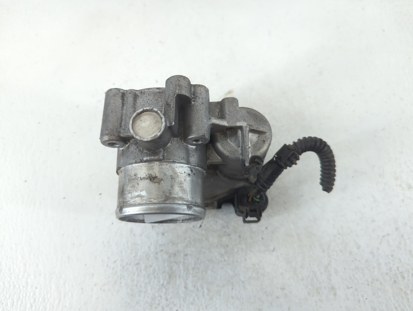 2013-2016 Ford Escape Throttle Body P/N:7S7G-9F991-CA Fits Fits 2013 2014 2015 2016 2017 2018 2019 OEM Used Auto Parts - Oem