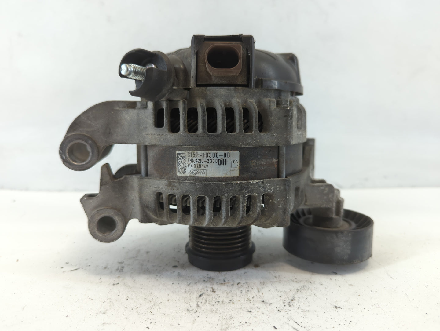 2013-2019 Ford Escape Alternator Replacement Generator Charging Assembly Engine OEM P/N:CJ5T-10300-BB Fits OEM Used Auto Par