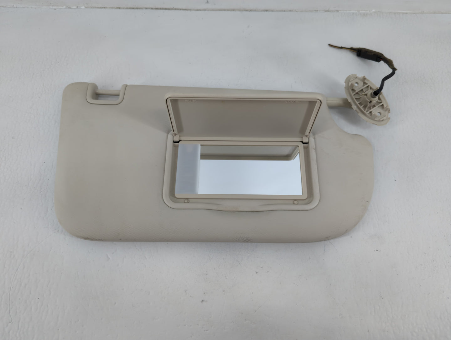 2013-2019 Ford Escape Sun Visor Shade Replacement Passenger Right Mirror Fits Fits 2013 2014 2015 2016 2017 2018 2019 OEM Us