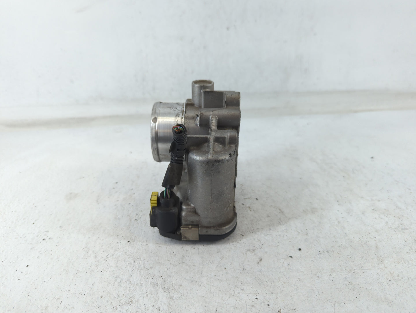 2013-2016 Ford Escape Throttle Body P/N:7S7G-9F991-CA Fits Fits 2013 2014 2015 2016 2017 2018 2019 OEM Used Auto Parts - Oem