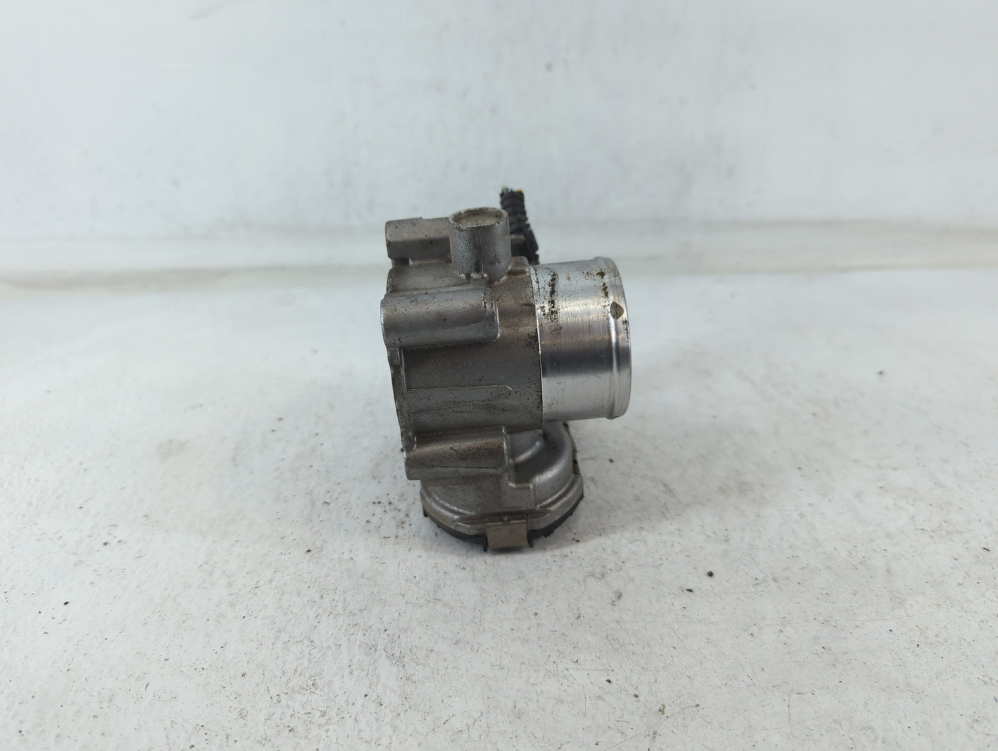 2013-2016 Ford Escape Throttle Body P/N:7S7G-9F991-CA Fits Fits 2013 2014 2015 2016 2017 2018 2019 OEM Used Auto Parts - Oem