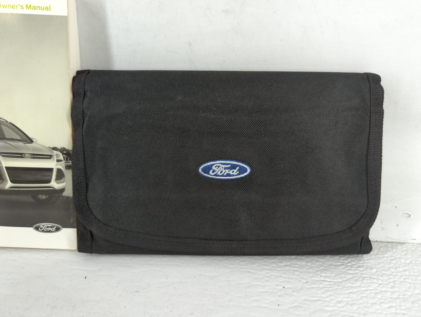 2015 Ford Escape Owners Manual Book Guide P/N:FJ5J 19A321 AA OEM Used Auto Parts - Oemusedautoparts1.com