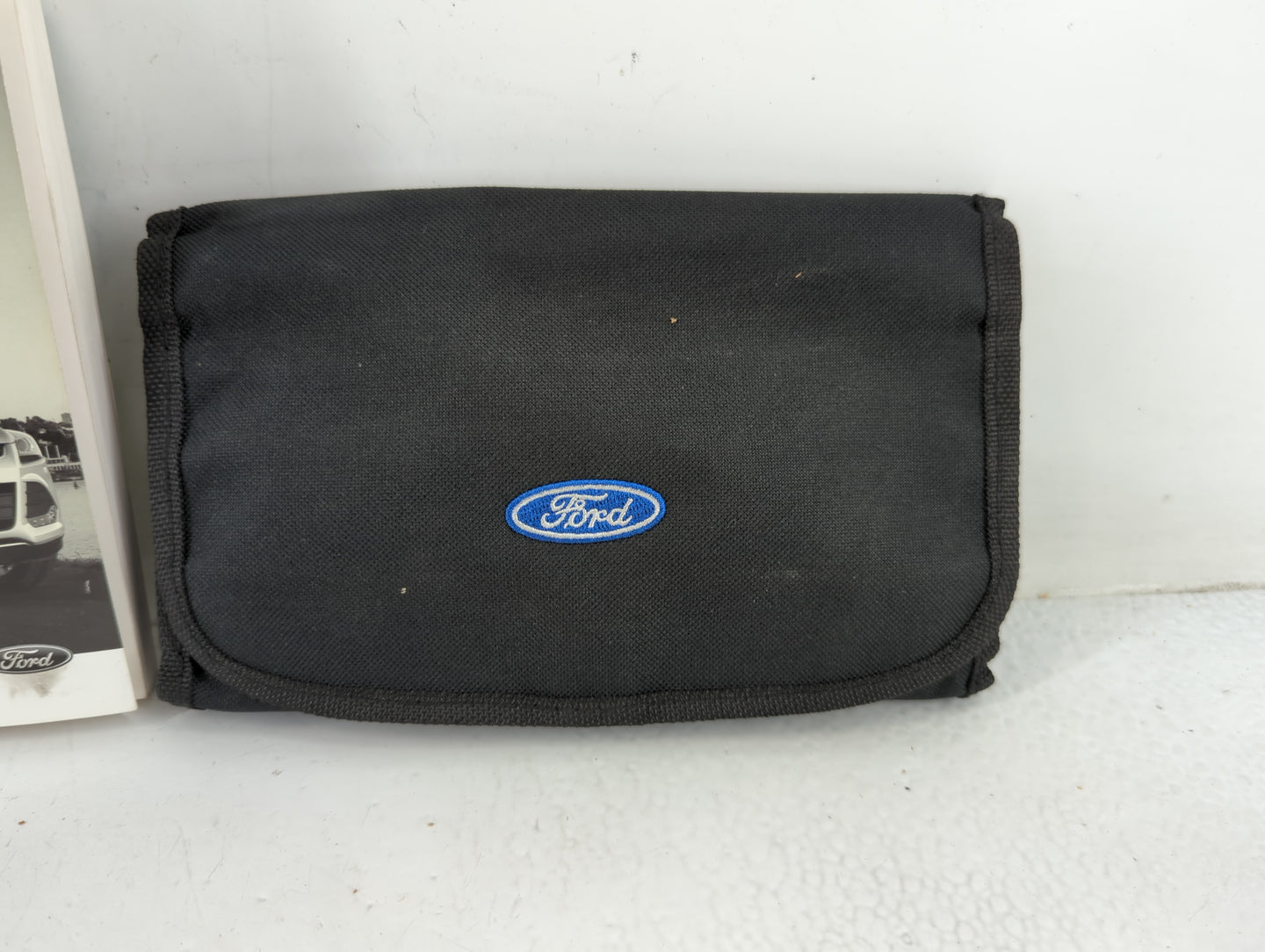 2015 Ford Escape Owners Manual Book Guide P/N:FJ5J19A321 AA OEM Used Auto Parts - Oemusedautoparts1.com