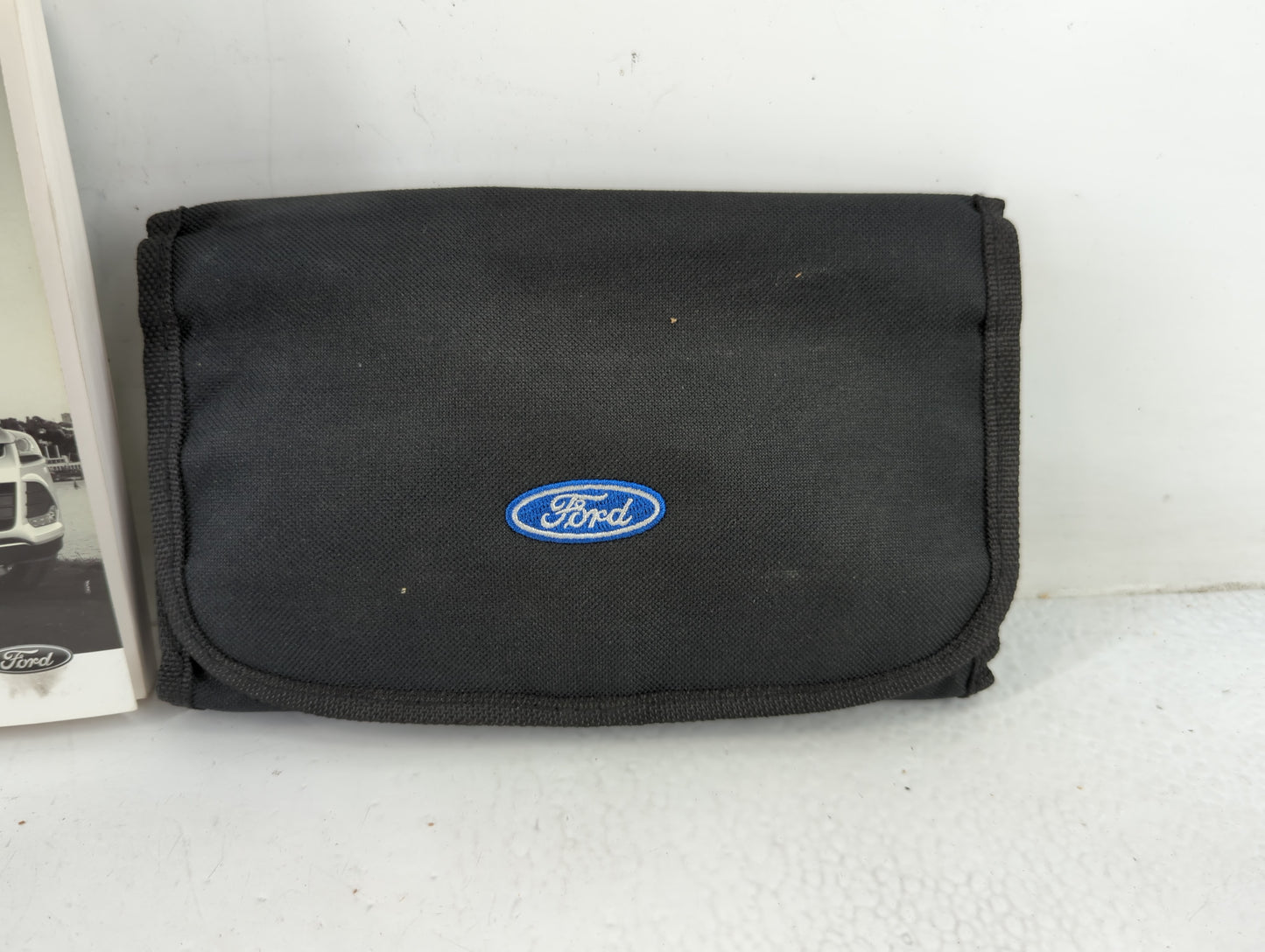 2015 Ford Escape Owners Manual Book Guide P/N:FJ5J19A321 AA OEM Used Auto Parts - Oemusedautoparts1.com