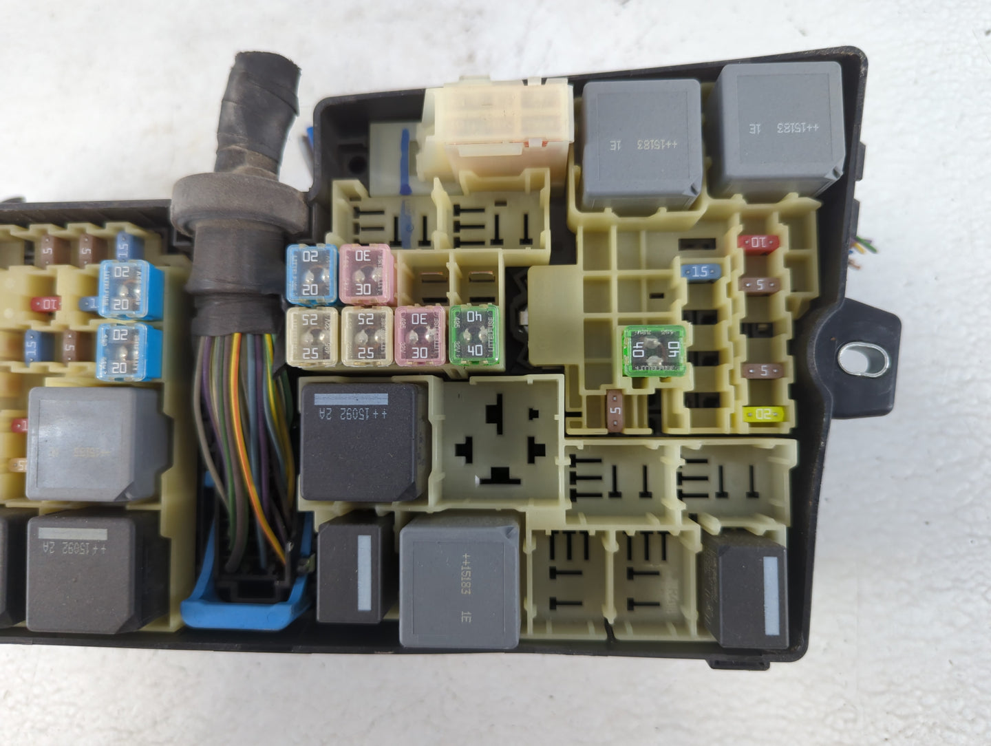 2013-2016 Ford Escape Fusebox Fuse Box Panel Relay Module P/N:E02345500 AV6T-14A067-AD Fits Fits 2013 2014 2015 2016 OEM Use