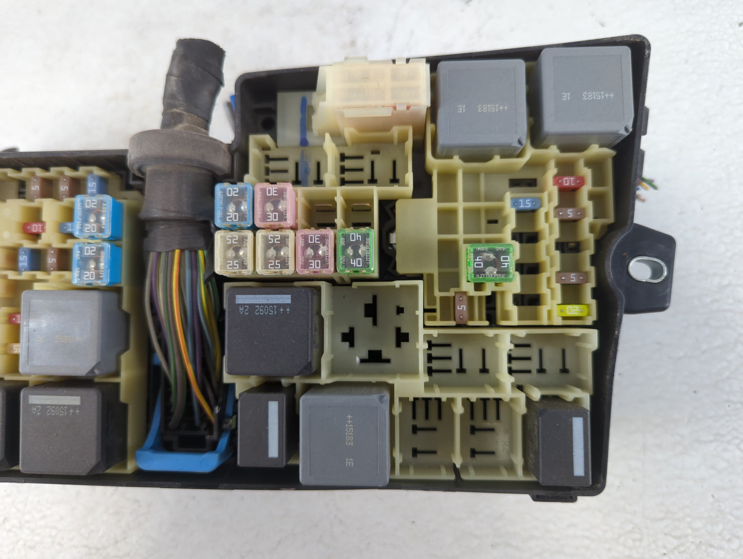 2013-2016 Ford Escape Fusebox Fuse Box Panel Relay Module P/N:E02345500 AV6T-14A067-AD Fits Fits 2013 2014 2015 2016 OEM Use