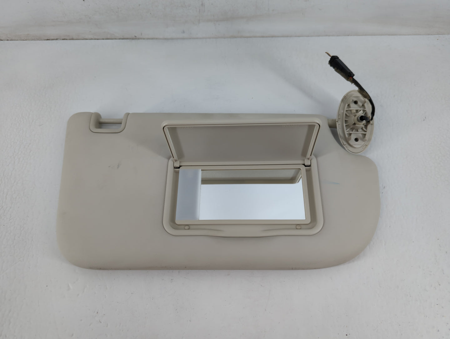 2013-2019 Ford Escape Sun Visor Shade Replacement Passenger Right Mirror Fits Fits 2013 2014 2015 2016 2017 2018 2019 OEM Us