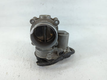 2013-2016 Ford Escape Throttle Body P/N:13340 3006727 DS7E-9F991-AF Fits Fits 2012 2013 2014 2015 2016 2017 OEM Used Auto Pa