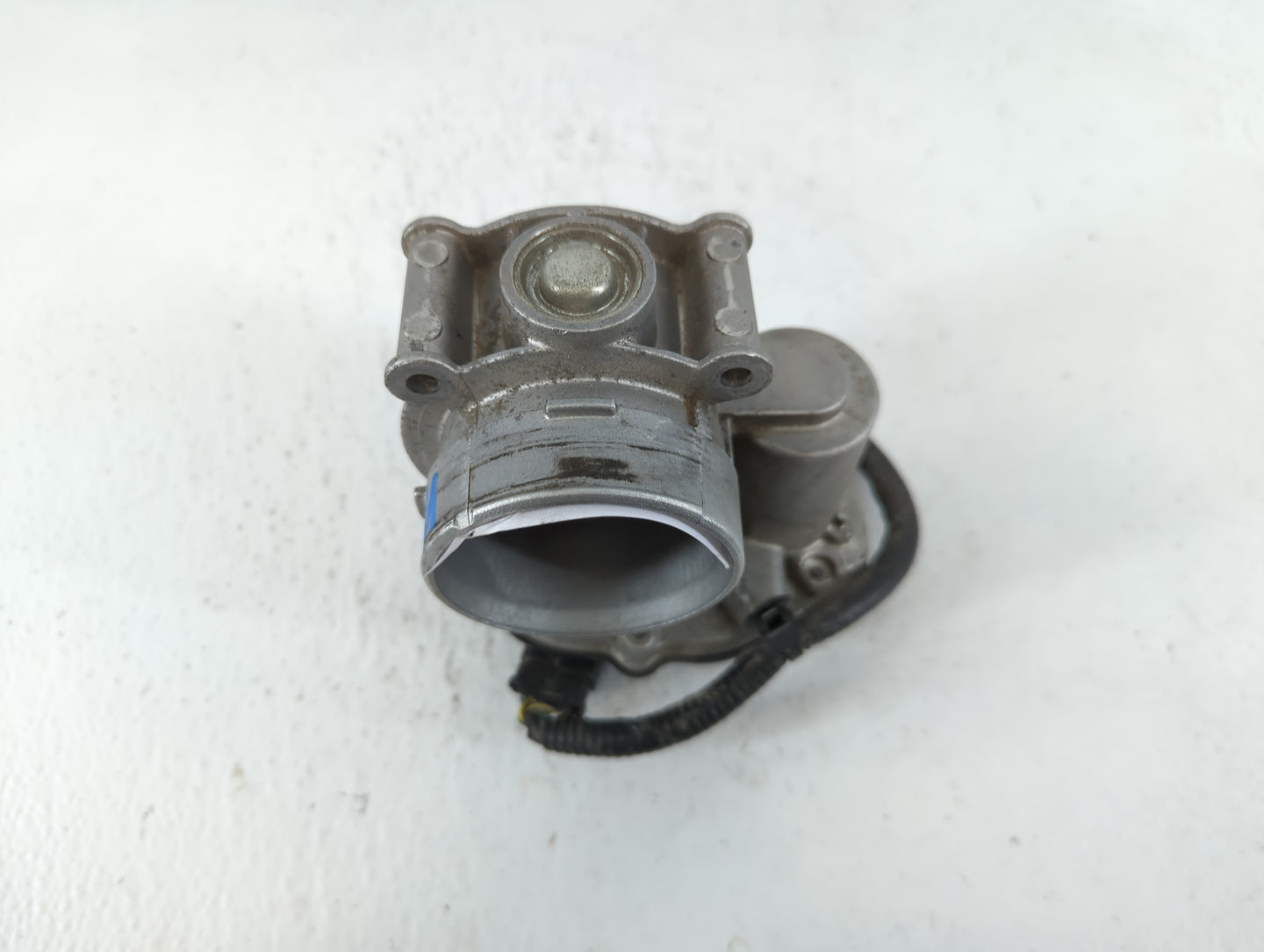 2013-2016 Ford Escape Throttle Body P/N:13340 3006727 DS7E-9F991-AF Fits Fits 2012 2013 2014 2015 2016 2017 OEM Used Auto Pa