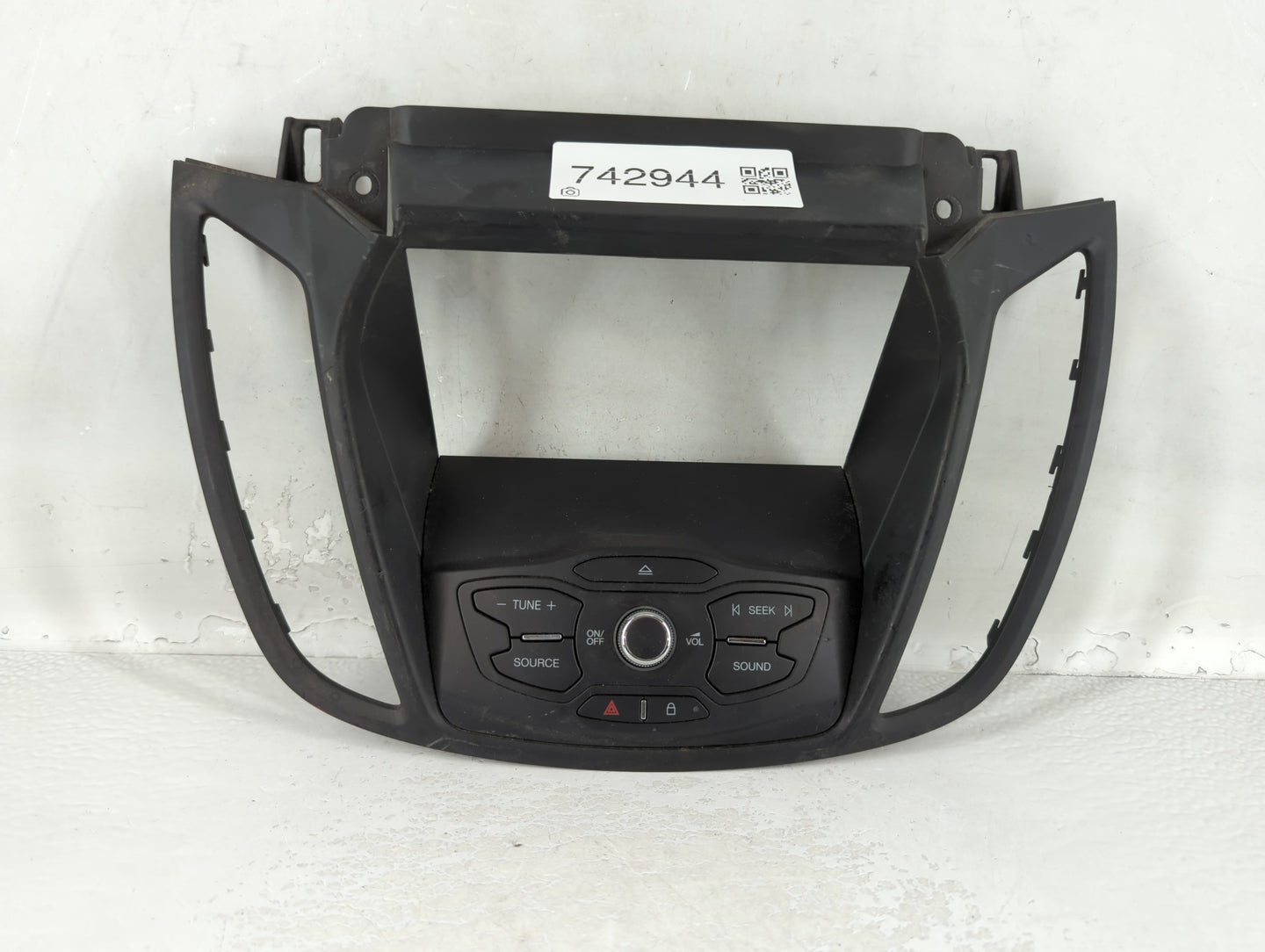 2013-2016 Ford Escape Radio AM FM Cd Player Receiver Replacement P/N:CJ54-18835-C520 Fits Fits 2013 2014 2015 2016 OEM Used 
