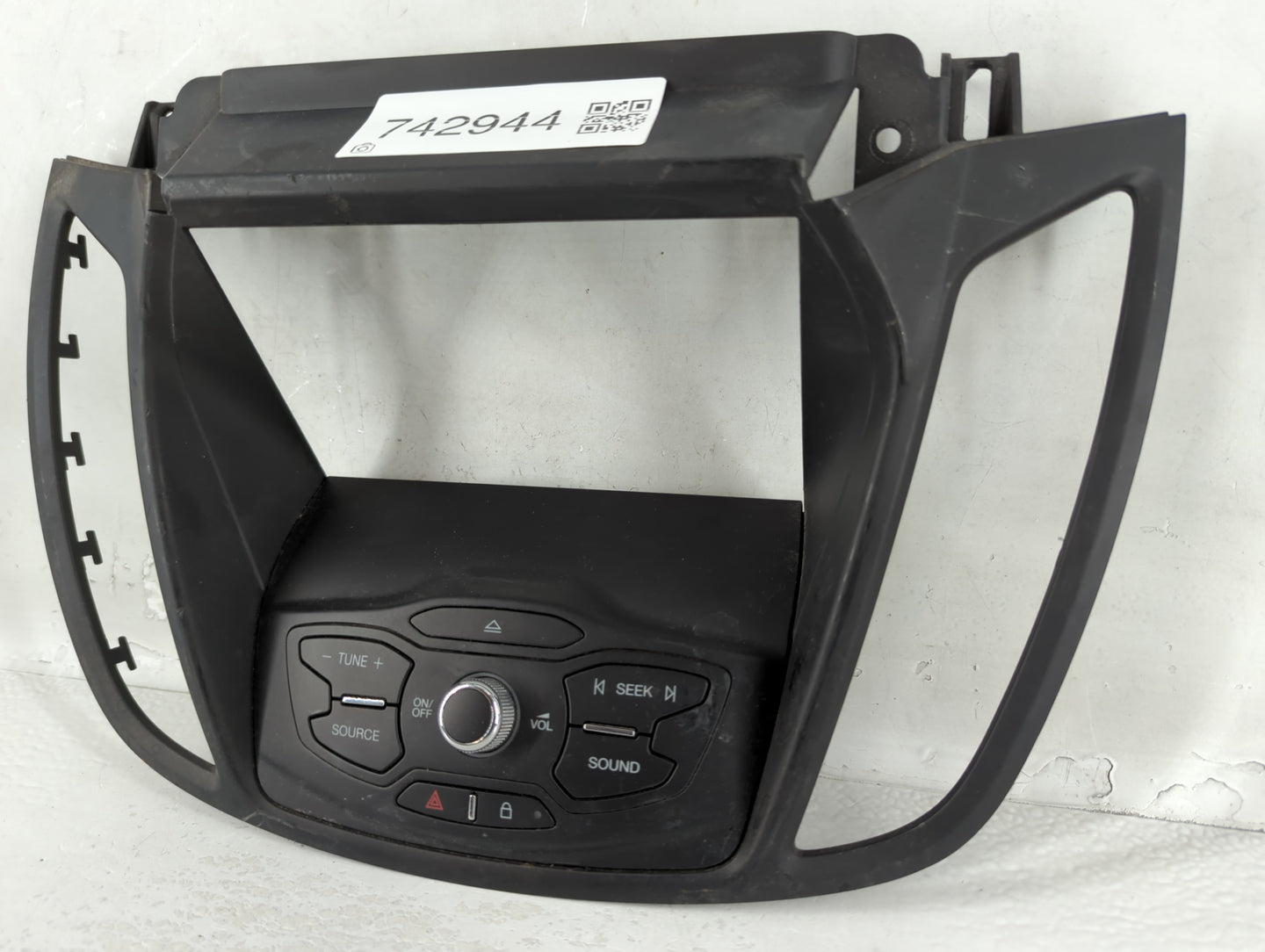2013-2016 Ford Escape Radio AM FM Cd Player Receiver Replacement P/N:CJ54-18835-C520 Fits Fits 2013 2014 2015 2016 OEM Used 
