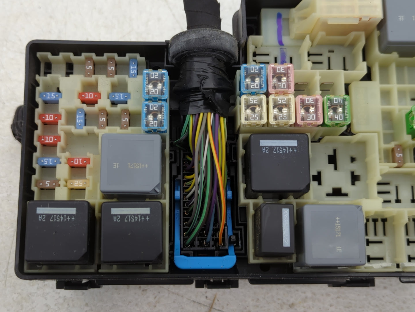 2013-2016 Ford Escape Fusebox Fuse Box Panel Relay Module P/N:AV6T-14A142-AB Fits Fits 2013 2014 2015 2016 OEM Used Auto Par
