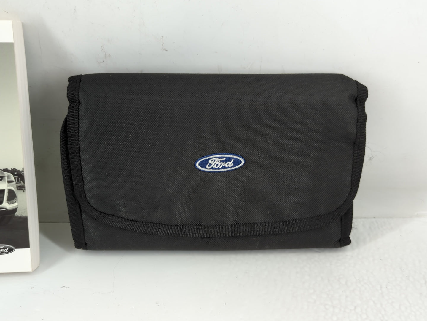 2015 Ford Escape Owners Manual Book Guide P/N:FJ5J 19A321 AA OEM Used Auto Parts - Oemusedautoparts1.com
