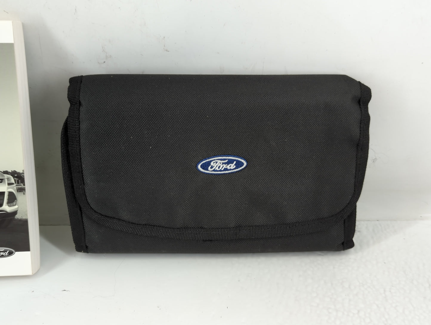 2015 Ford Escape Owners Manual Book Guide P/N:FJ5J 19A321 AA OEM Used Auto Parts - Oemusedautoparts1.com
