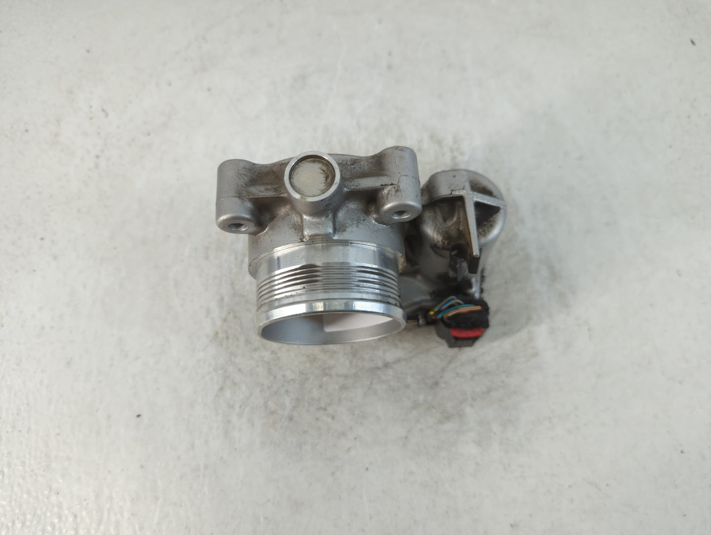 2013-2016 Ford Escape Throttle Body P/N:DS7E-9F991-BB Fits Fits 2012 2013 2014 2015 2016 2017 OEM Used Auto Parts - Oemuseda